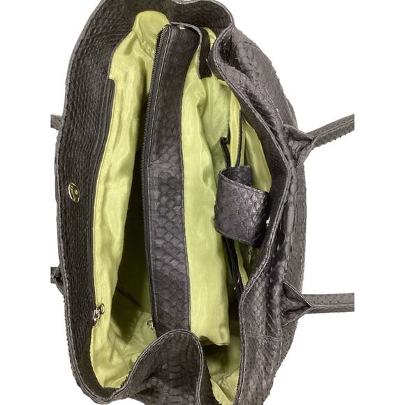 Genuine Python Skin Bag Women’s Overnight Size Magnetic Closure Inside Pockets - Picture 4 of 6